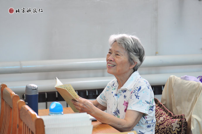 来自宝岛的长辈沉浸在经典读诵的欢乐中